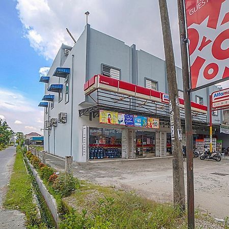 OYO 90637 Rumah Ni Karo Medan Luaran gambar