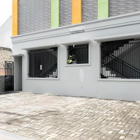 OYO 90637 Rumah Ni Karo Medan Luaran gambar