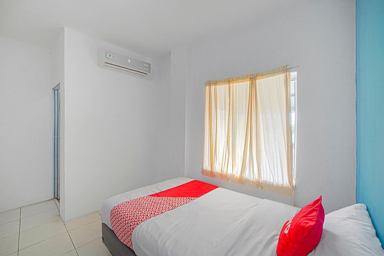 OYO 90637 Rumah Ni Karo Medan Luaran gambar