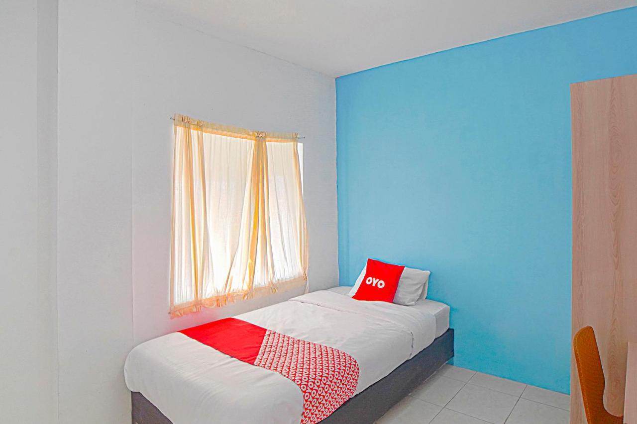OYO 90637 Rumah Ni Karo Medan Luaran gambar